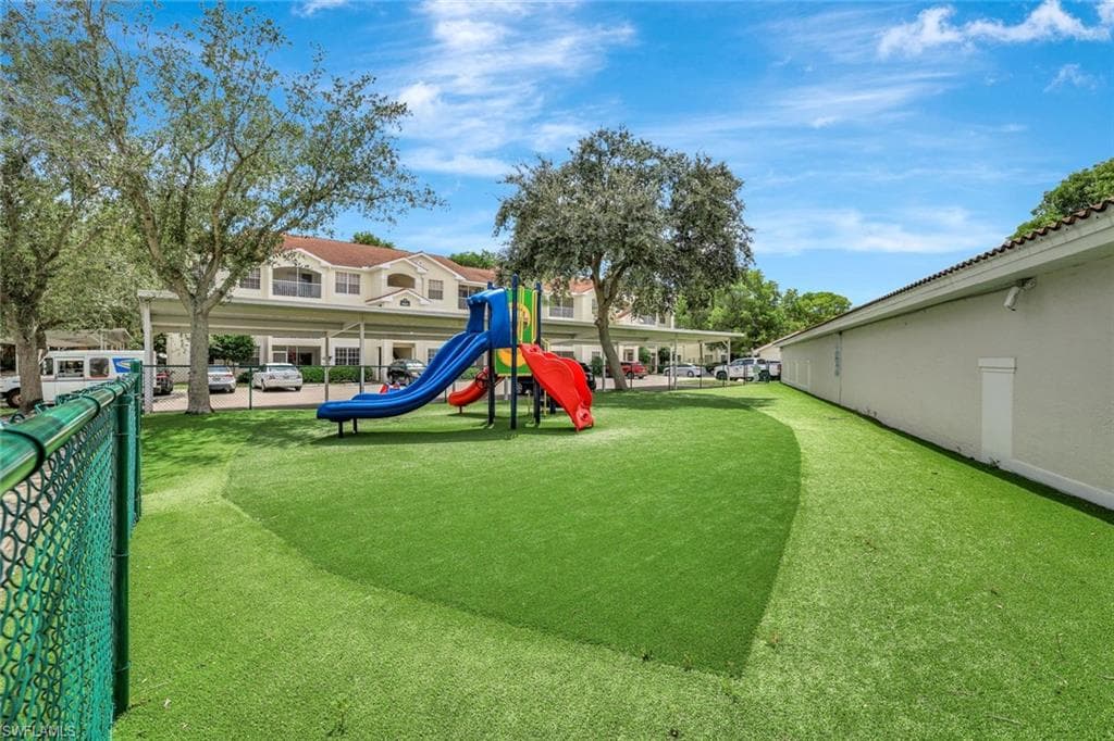 4630 Saint Croix LN # 831, NAPLES FL 34109-17