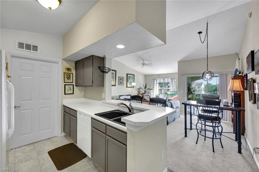 4630 Saint Croix LN # 831, NAPLES FL 34109-7