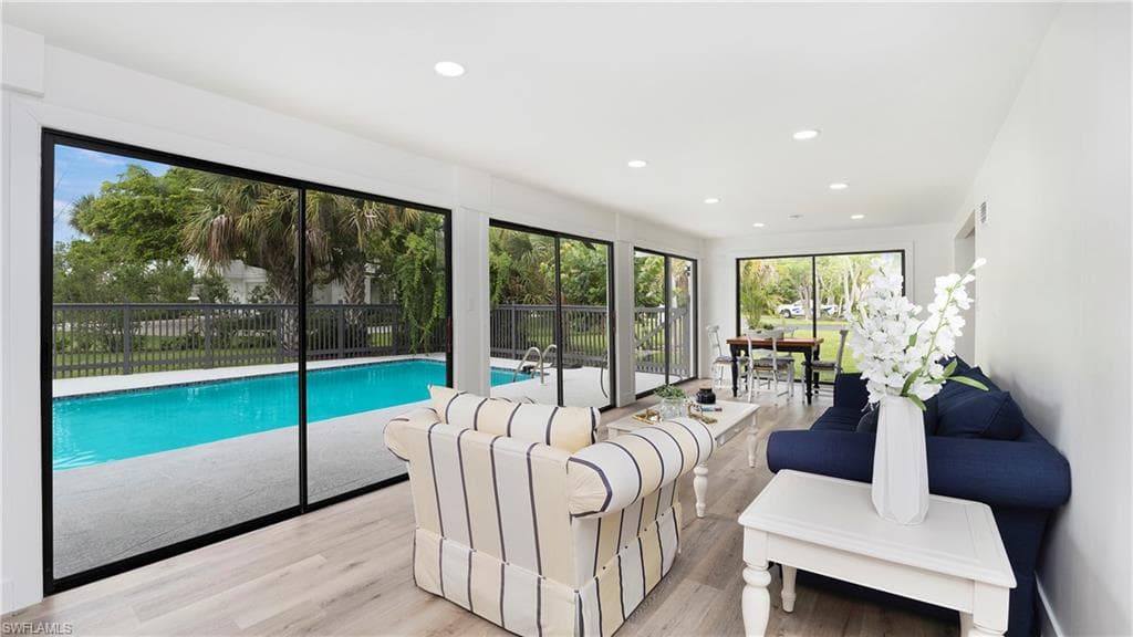 9416 Yucca CT, SANIBEL FL 33957-4