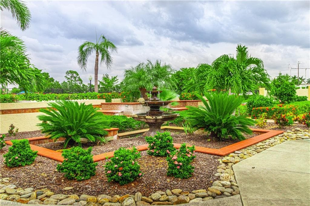 7410 Lake Breeze DR # 203, FORT MYERS FL 33907-19