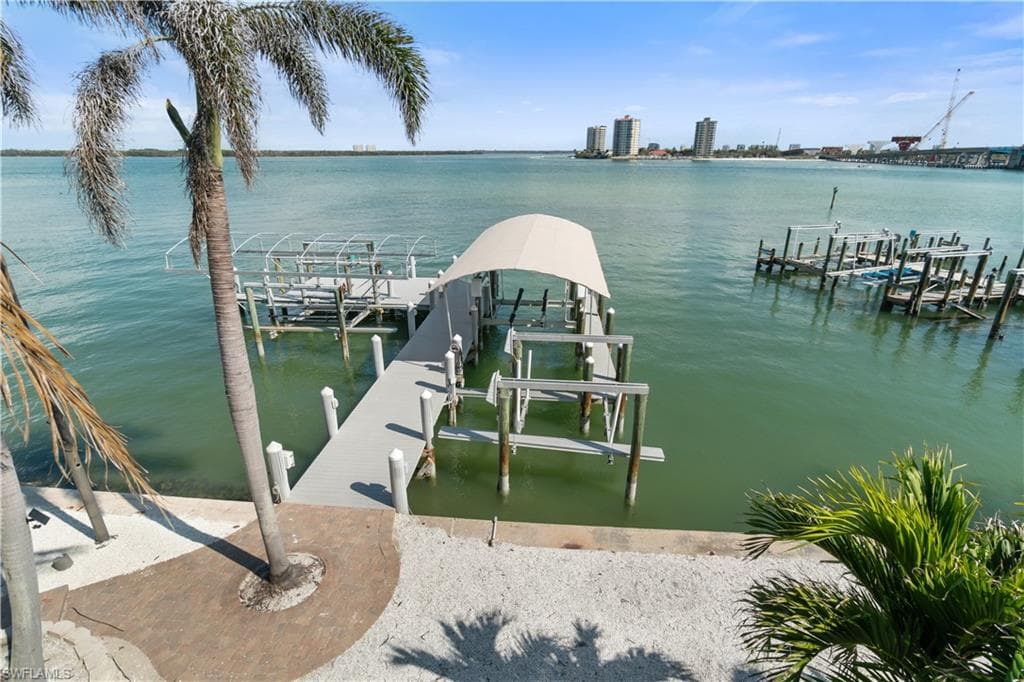 160 Little Carlos LN, FORT MYERS BEACH FL 33931-4