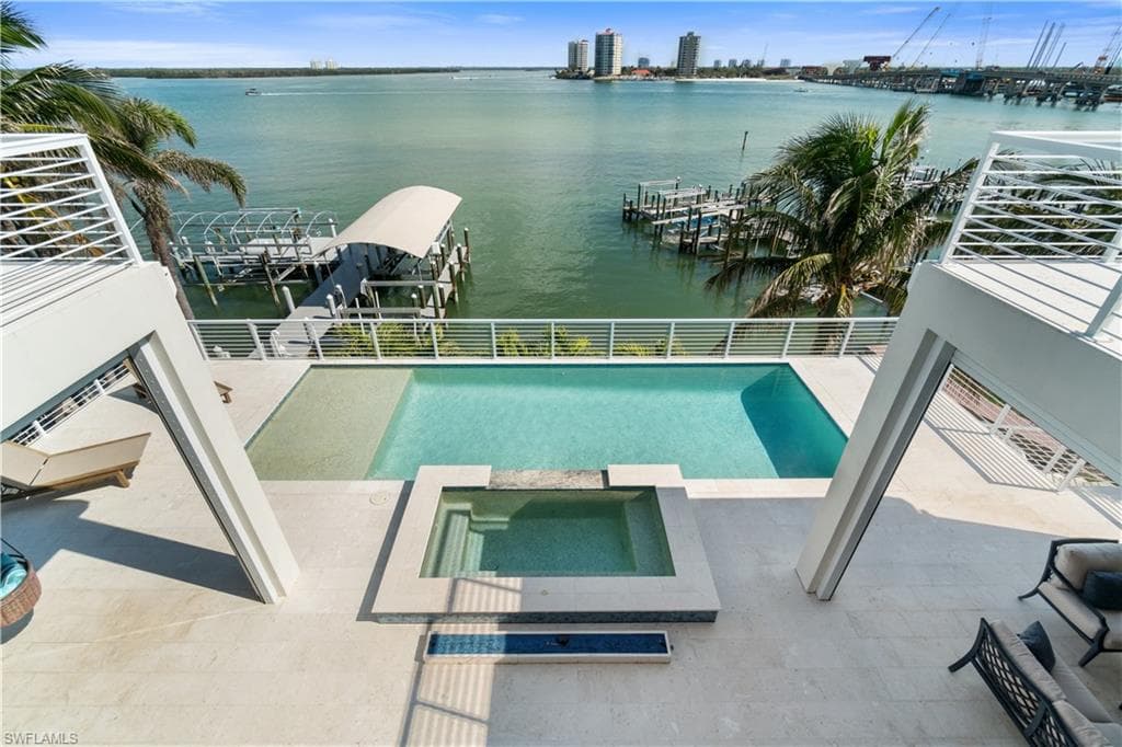 160 Little Carlos LN, FORT MYERS BEACH FL 33931-30