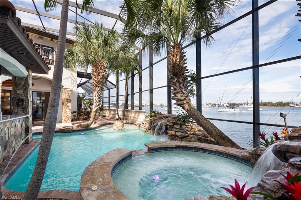 391 Palermo CIR, FORT MYERS BEACH FL 33931-32