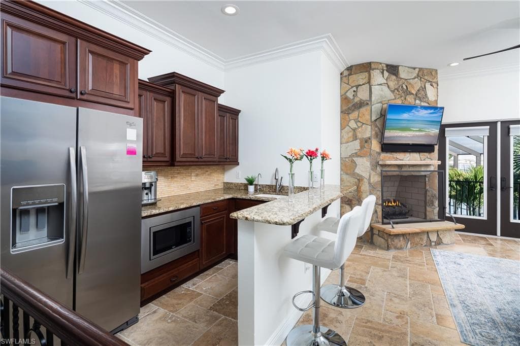 391 Palermo CIR, FORT MYERS BEACH FL 33931-39