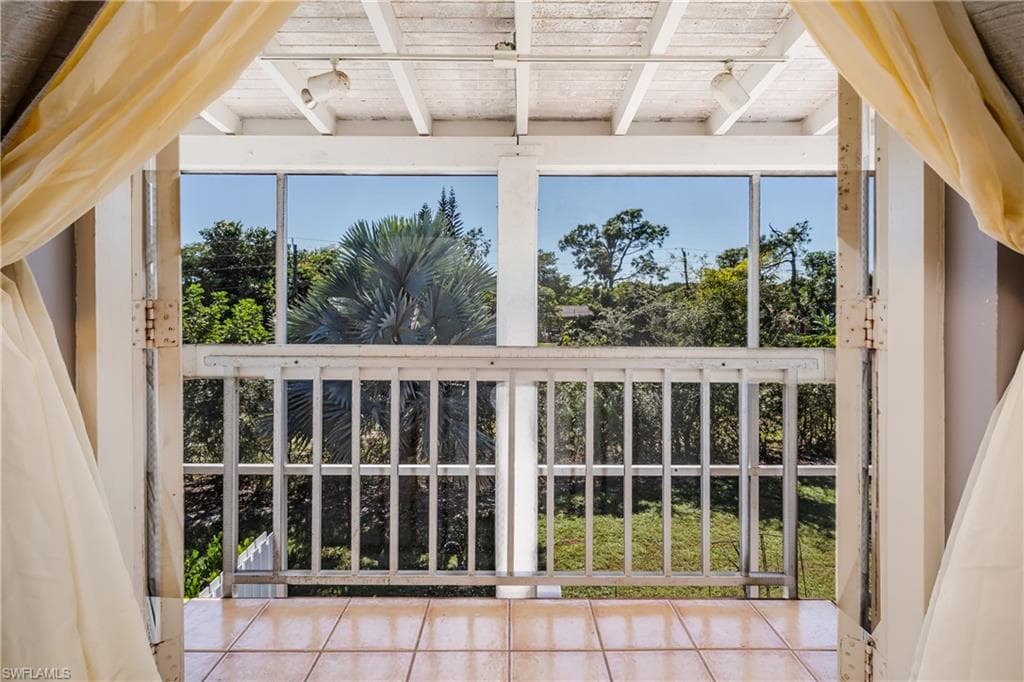 20 Watercolor WAY, NAPLES FL 34113-1