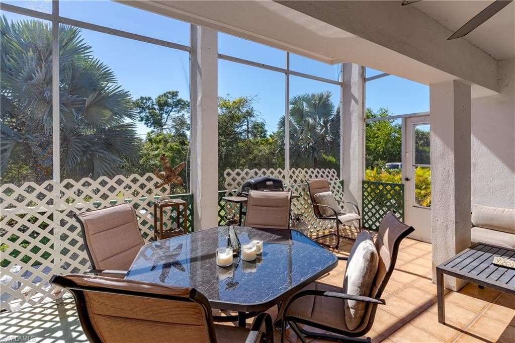 20 Watercolor WAY, NAPLES FL 34113-2