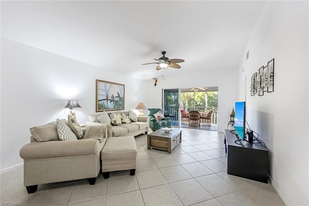 509 Roma CT # 202, NAPLES FL 34110-1