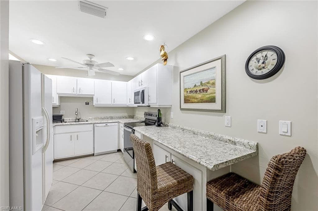 509 Roma CT # 202, NAPLES FL 34110-6
