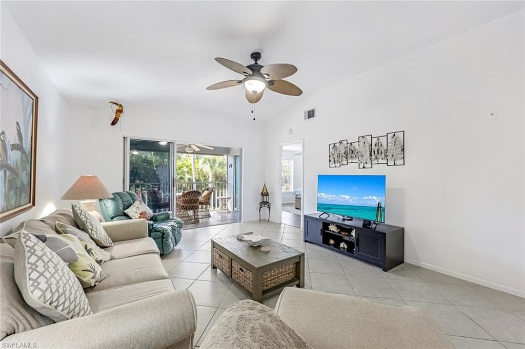 509 Roma CT # 202, NAPLES FL 34110-2