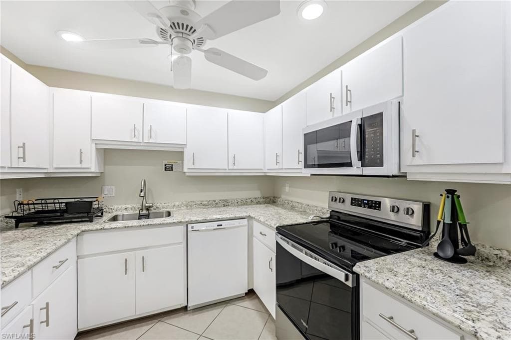 509 Roma CT # 202, NAPLES FL 34110-4