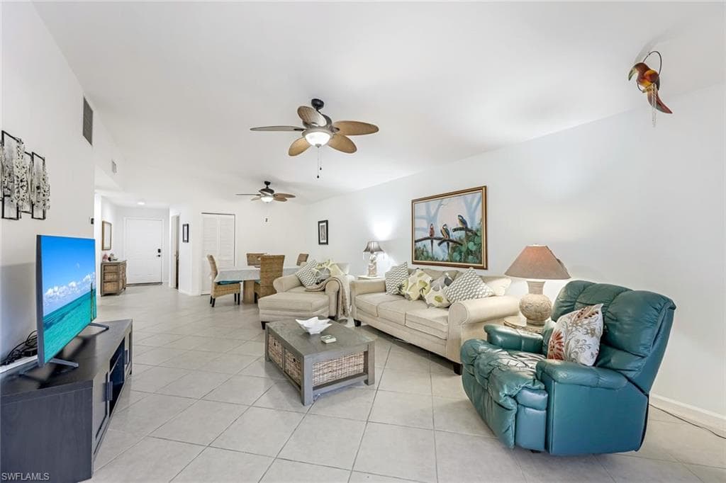 509 Roma CT # 202, NAPLES FL 34110-3
