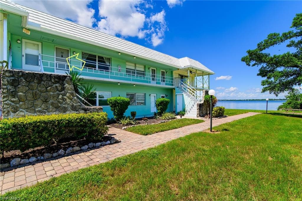 3225 E Riverside DR, FORT MYERS FL 33916-19