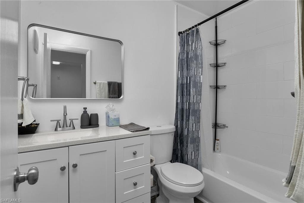 3225 E Riverside DR, FORT MYERS FL 33916-9