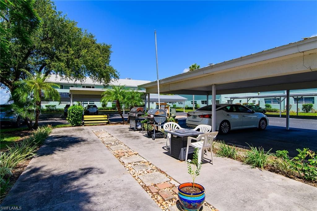 3225 E Riverside DR, FORT MYERS FL 33916-13