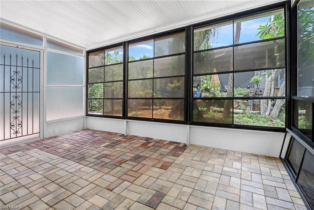 120 Grassy Key LN # 38, NAPLES FL 34114-16