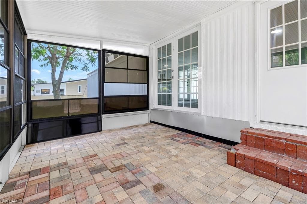 120 Grassy Key LN # 38, NAPLES FL 34114-15