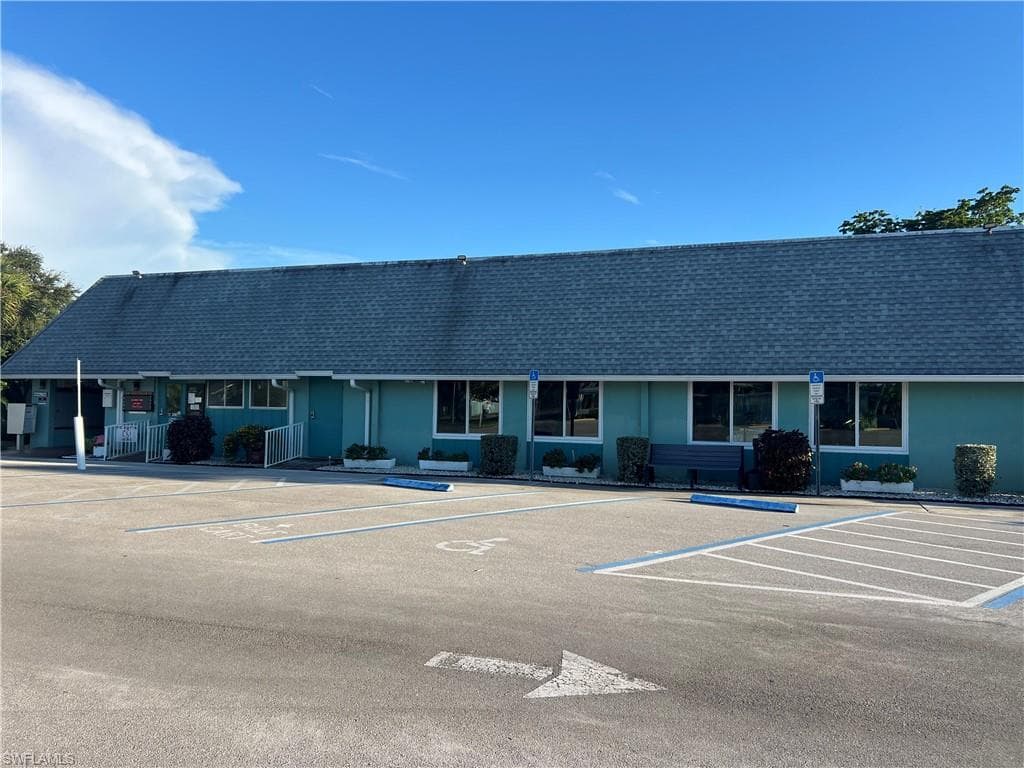 120 Grassy Key LN # 38, NAPLES FL 34114-25