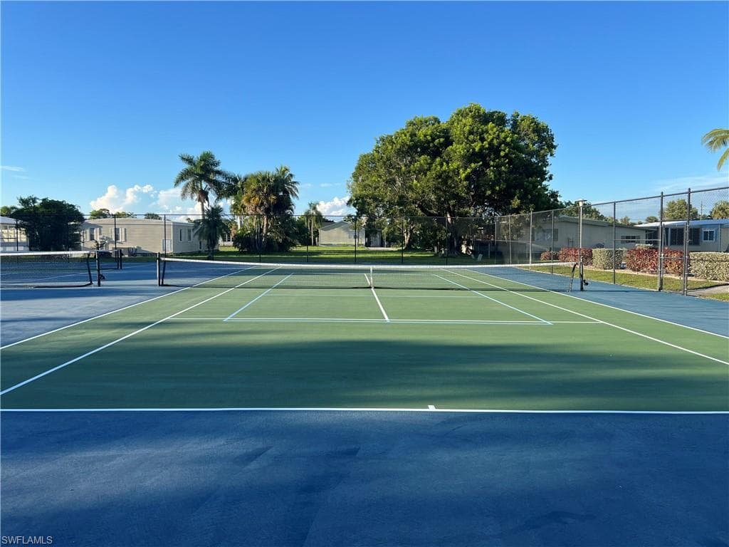 120 Grassy Key LN # 38, NAPLES FL 34114-21