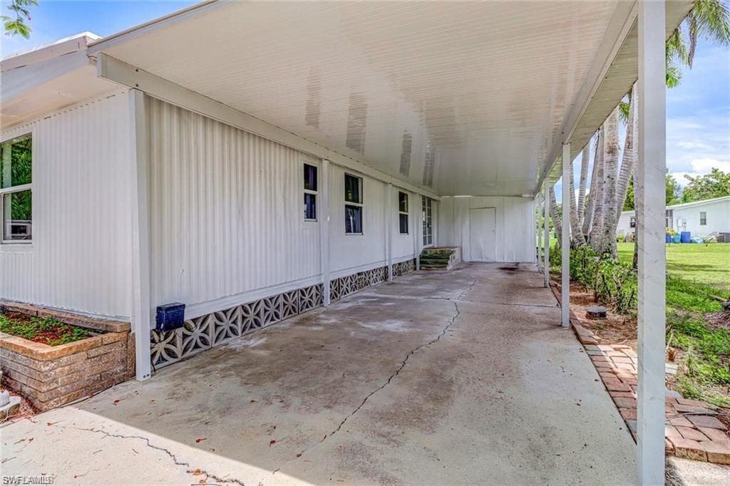 120 Grassy Key LN # 38, NAPLES FL 34114-2