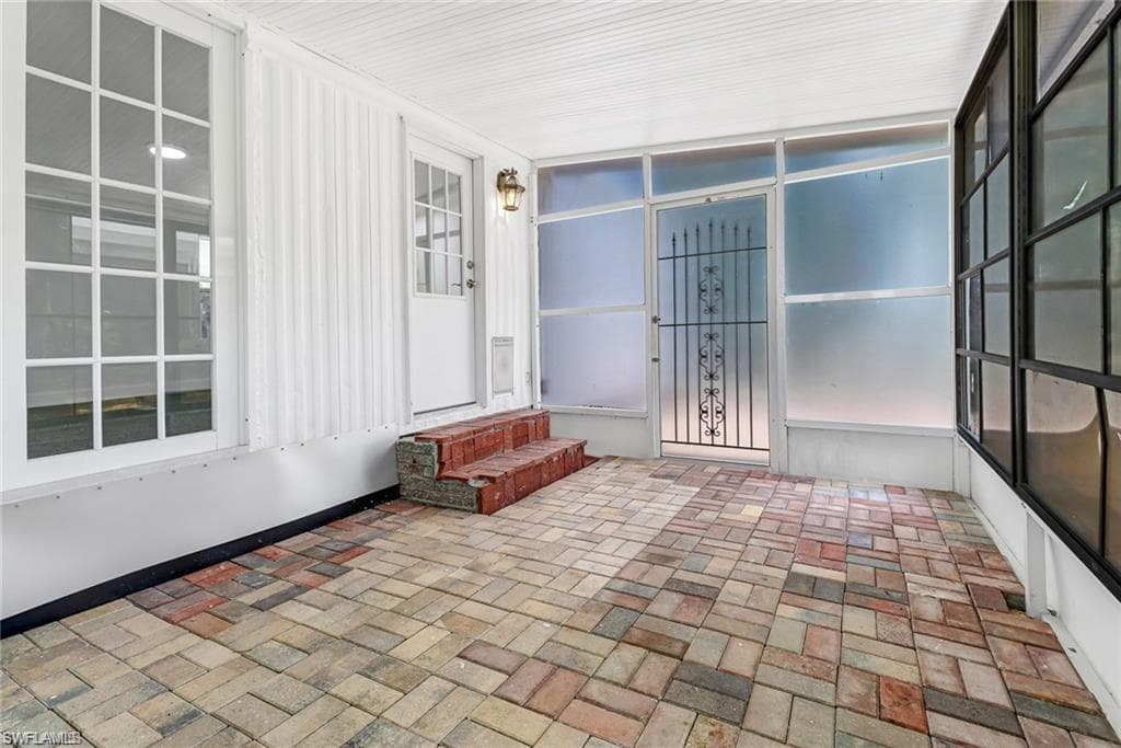 120 Grassy Key LN # 38, NAPLES FL 34114-17