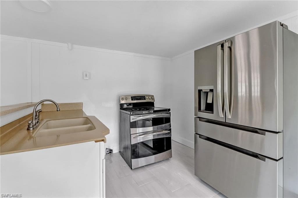 120 Grassy Key LN # 38, NAPLES FL 34114-10