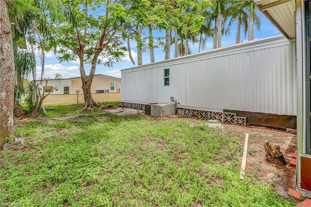 120 Grassy Key LN # 38, NAPLES FL 34114-18