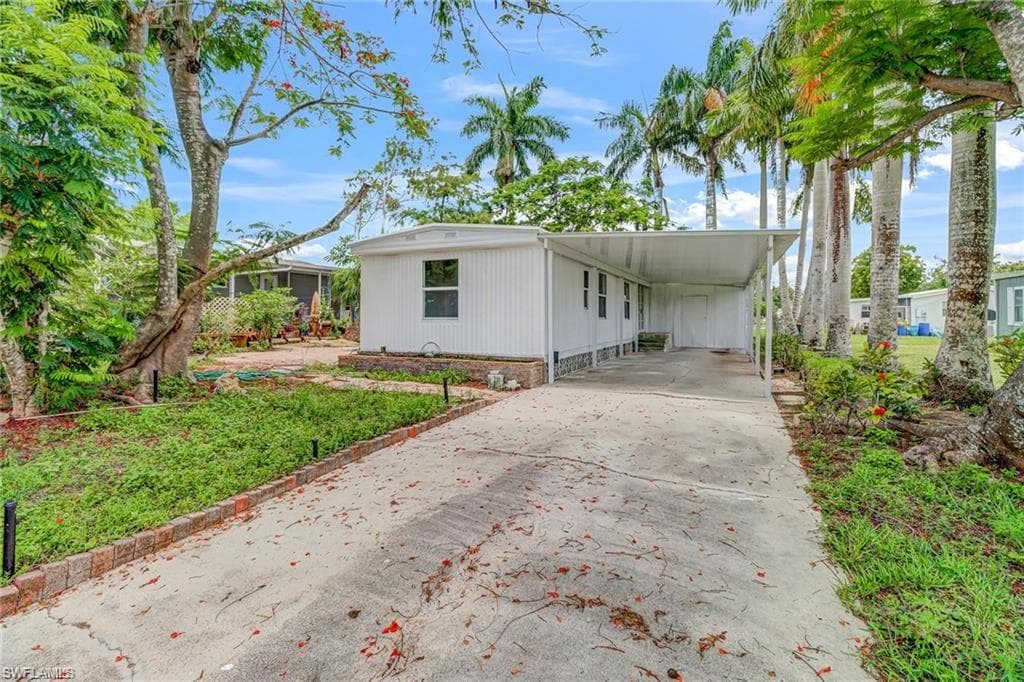 120 Grassy Key LN # 38, NAPLES FL 34114-3