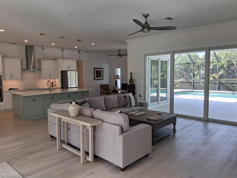 1909 Fairfax CIR, NAPLES FL 34109-9