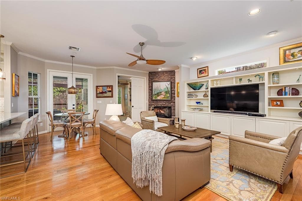 6897 Wellington DR, NAPLES FL 34109-2