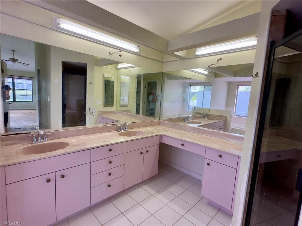 9382 Pineapple RD, FORT MYERS FL 33967-12
