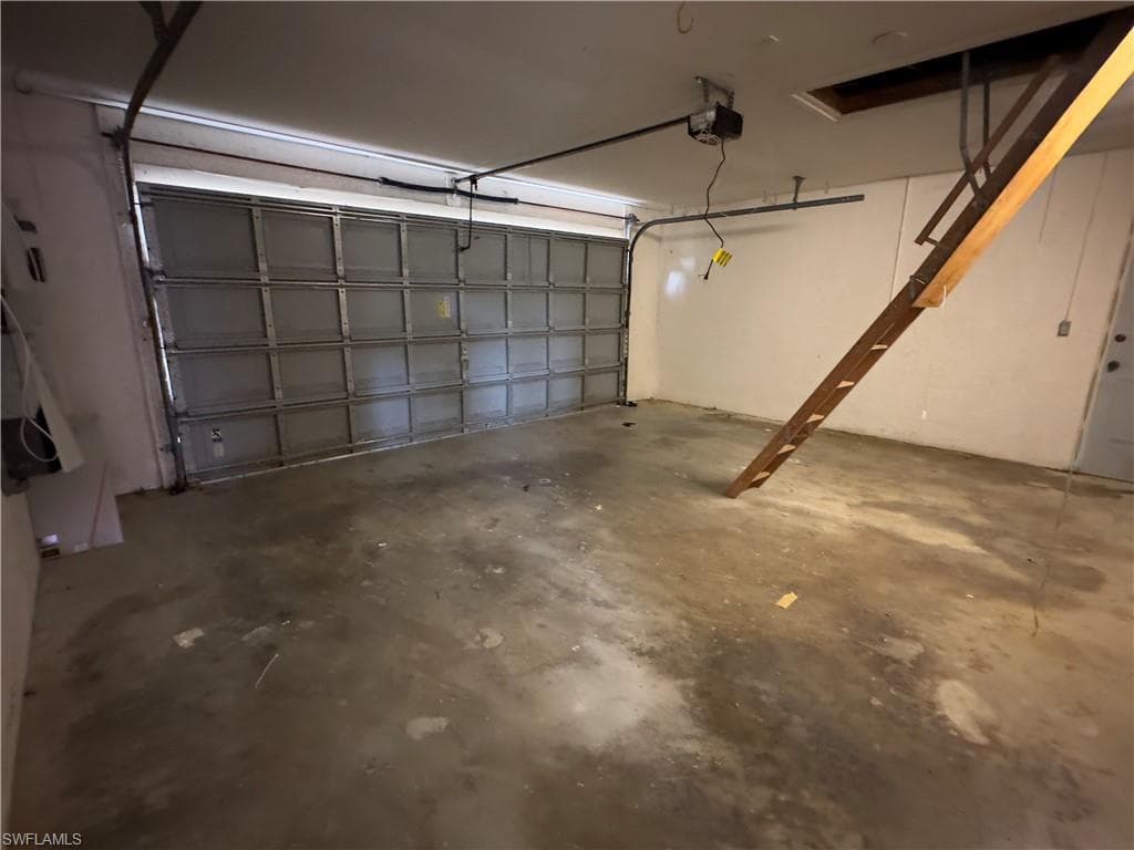 9382 Pineapple RD, FORT MYERS FL 33967-18