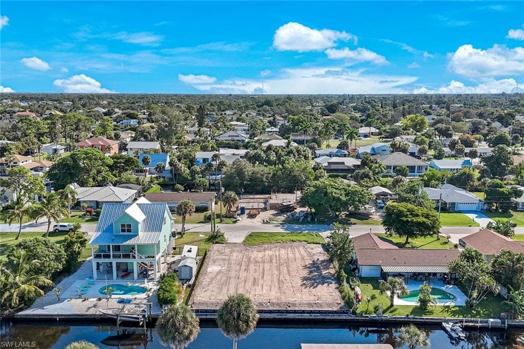 27281 Buccaneer DR, BONITA SPRINGS FL 34135-4