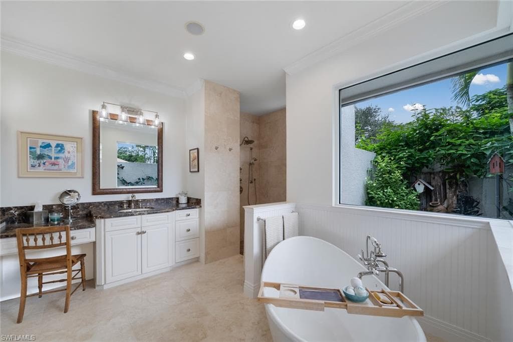 12901 Pond Apple DR E, NAPLES FL 34119-33