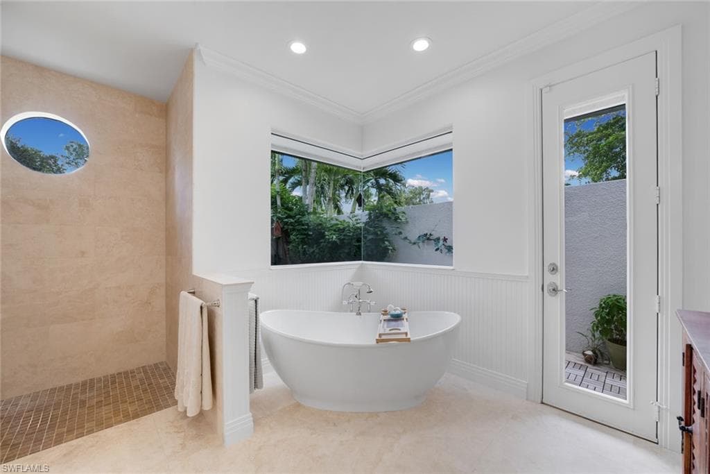 12901 Pond Apple DR E, NAPLES FL 34119-32