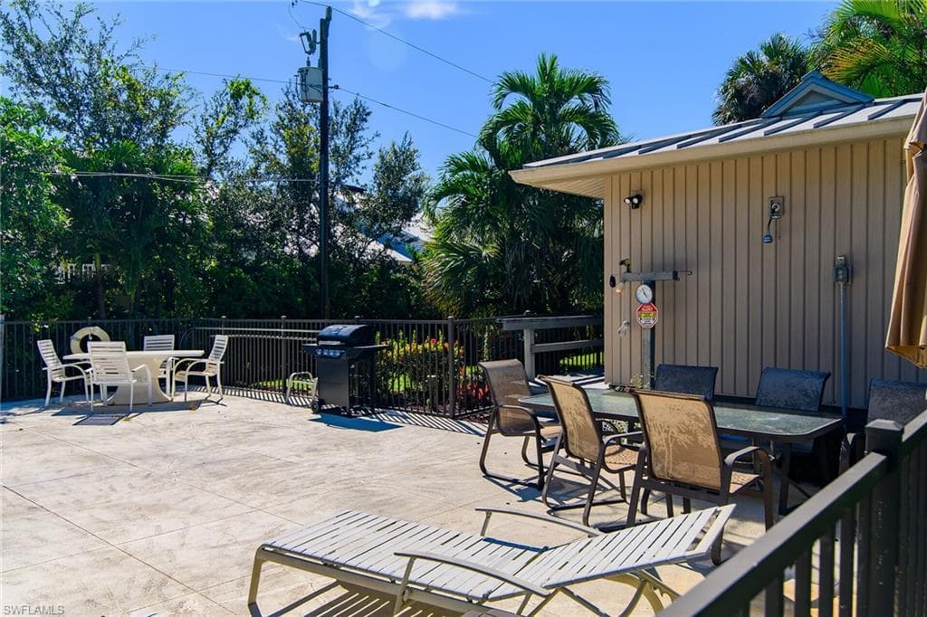 900 Henderson Creek DR # C115, NAPLES FL 34114-31