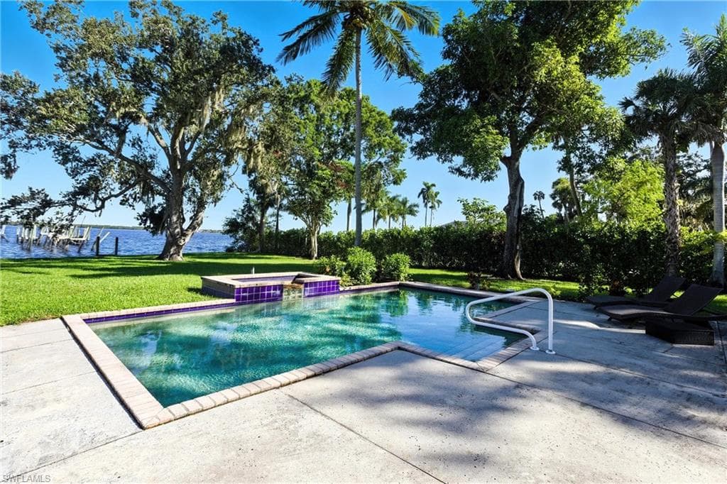 101 Fairview AVE, FORT MYERS FL 33905-5