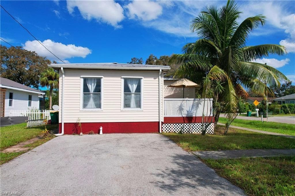 3117 Areca AVE, NAPLES FL 34112-2