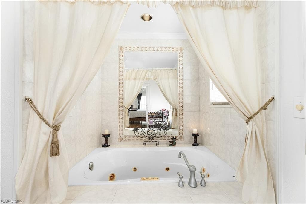 3117 Areca AVE, NAPLES FL 34112-17