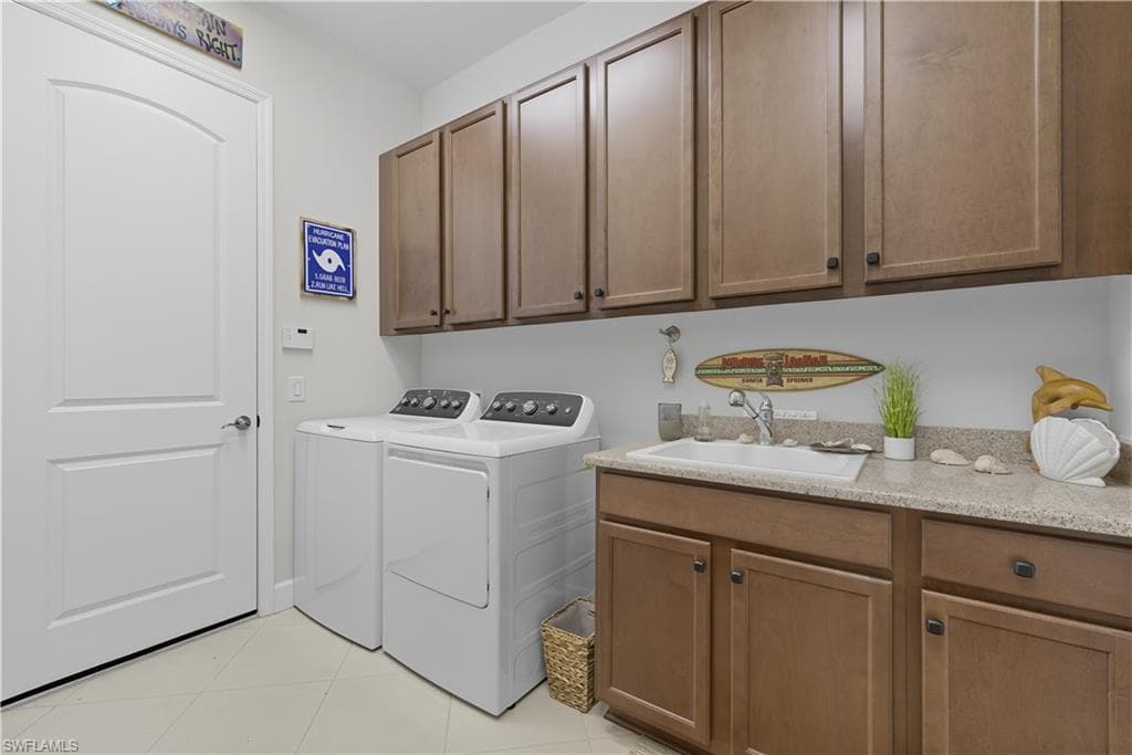 9475 Isla Bella CIR, BONITA SPRINGS FL 34135-19