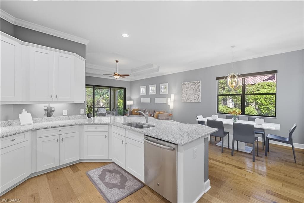 9475 Isla Bella CIR, BONITA SPRINGS FL 34135-9