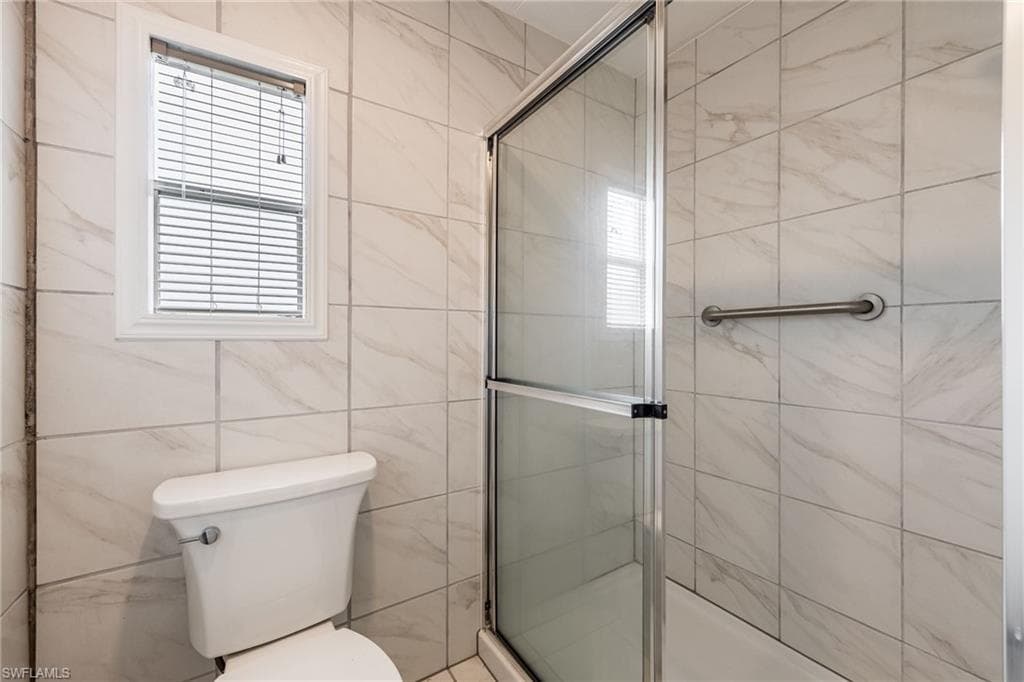 487 Jacklin LN, NORTH FORT MYERS FL 33903-19