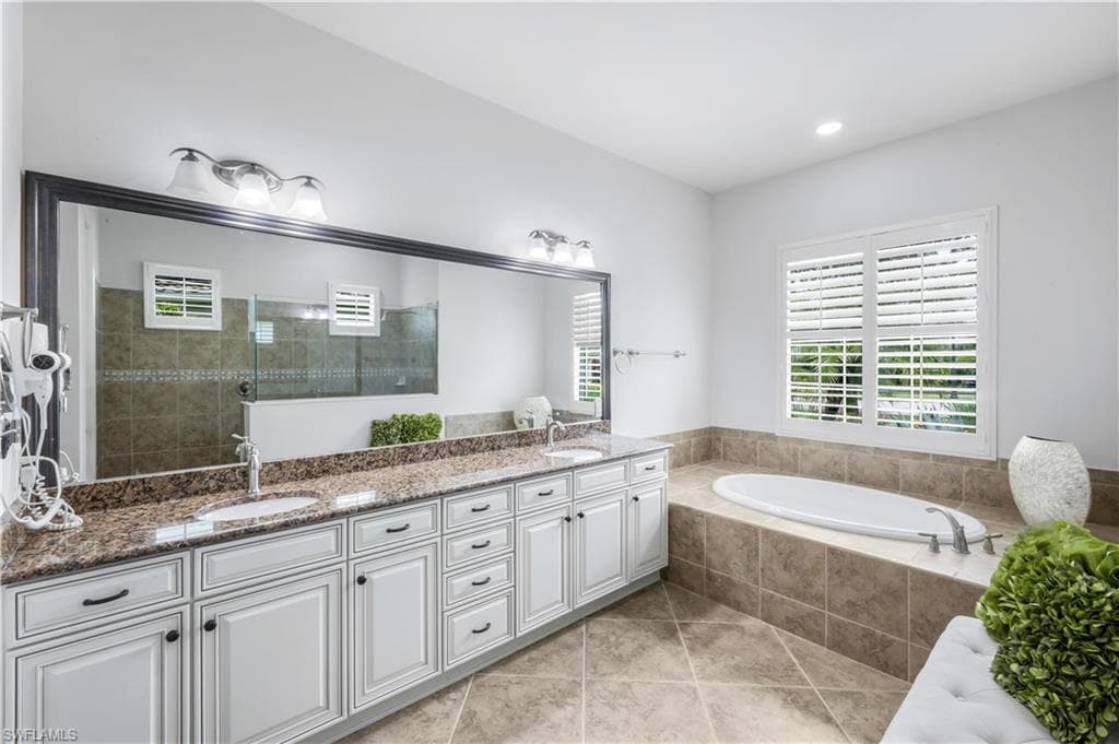 9180 Ores CIR, NAPLES FL 34120-20