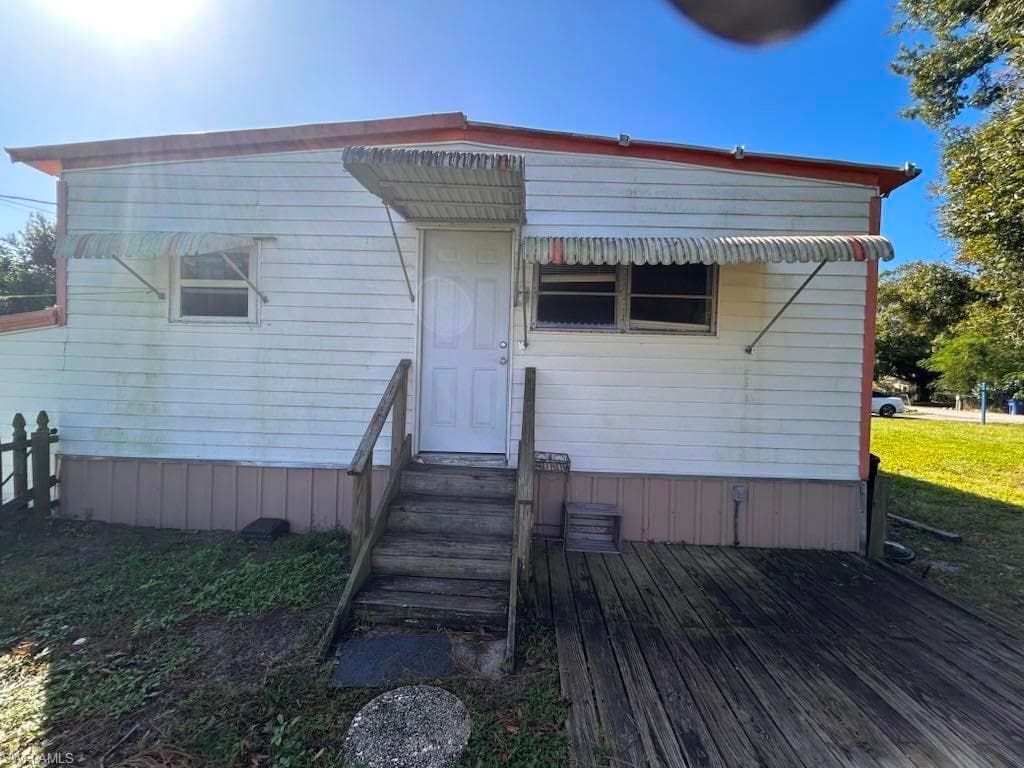 8281 Sevigny DR, NORTH FORT MYERS FL 33917-16