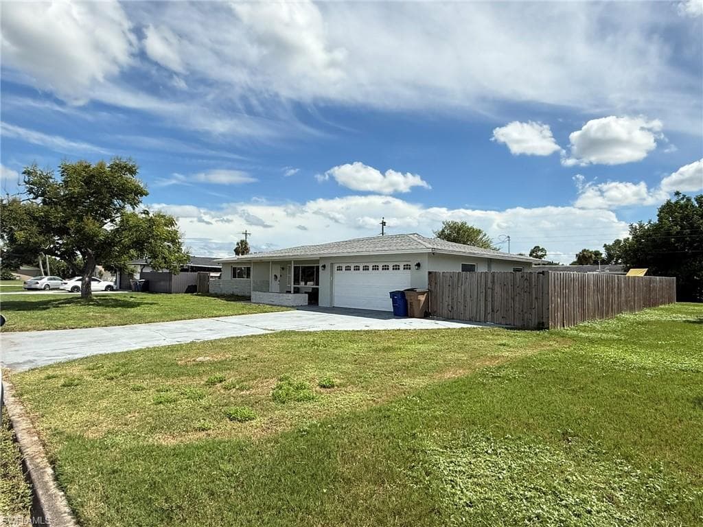 720 Shadyside ST, LEHIGH ACRES FL 33936-23