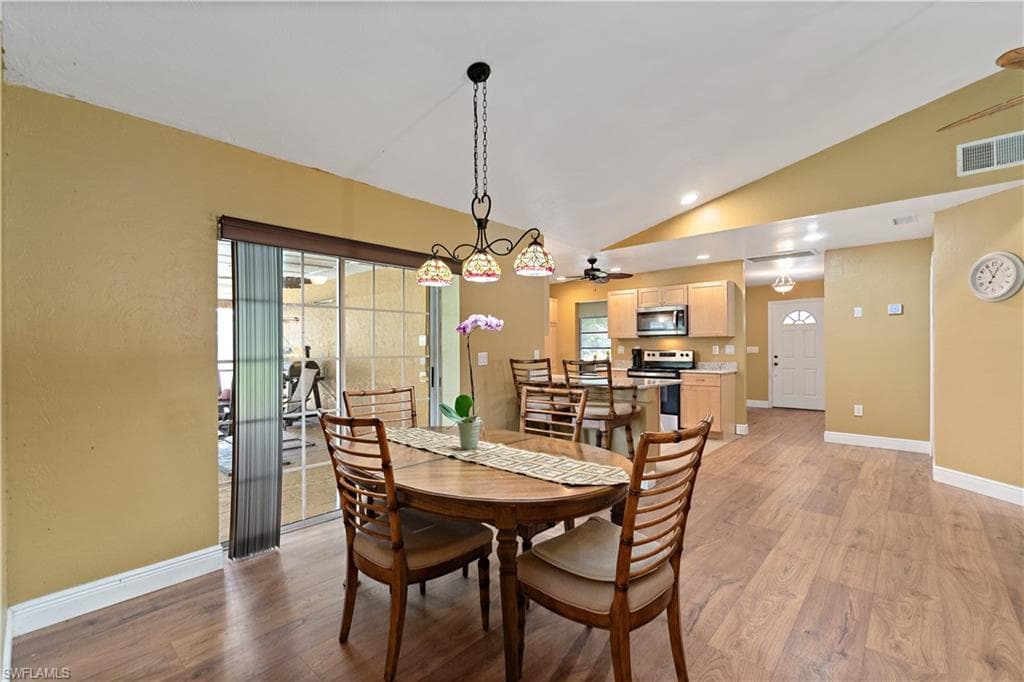 7220 Hendry Creek DR-9