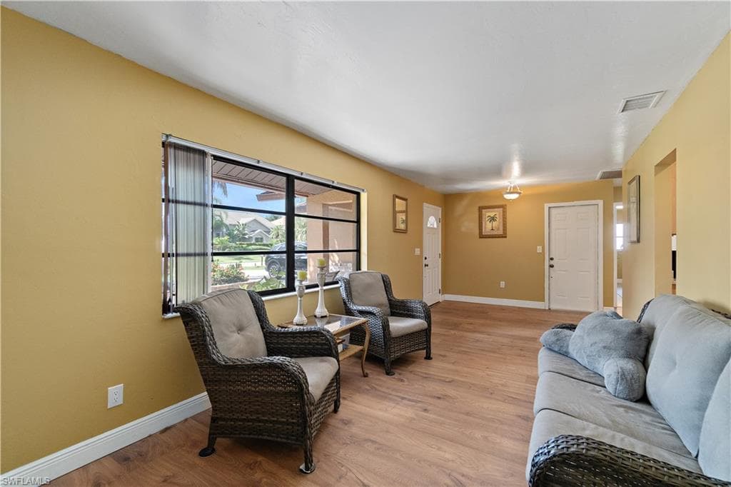 7220 Hendry Creek DR-13