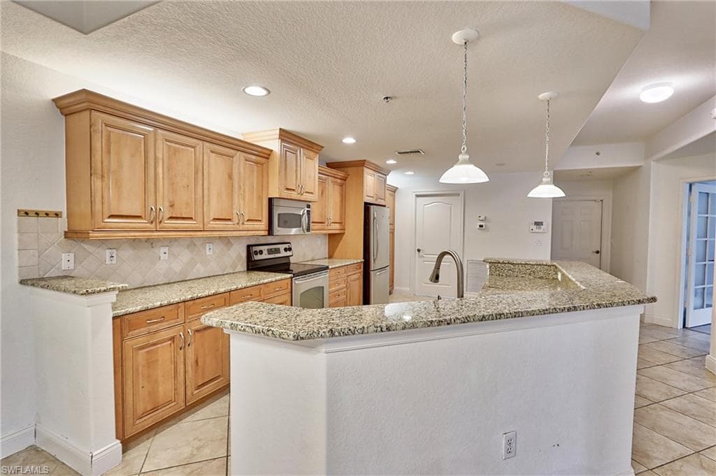 8601 Piazza Del Lago CIR # 101, ESTERO FL 33928-12
