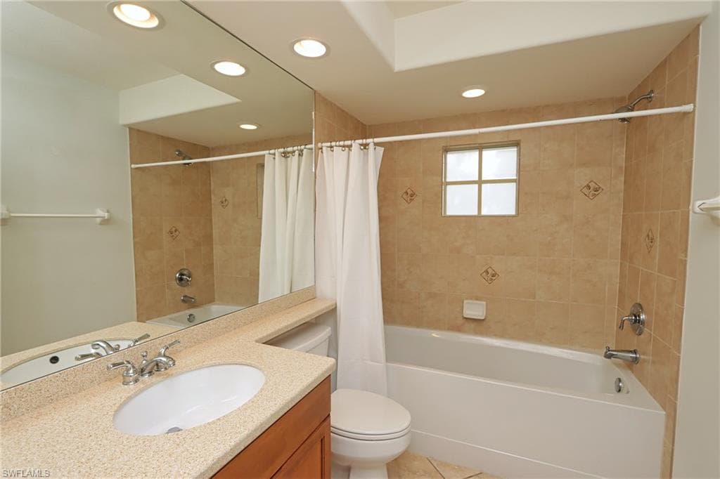 8601 Piazza Del Lago CIR # 101, ESTERO FL 33928-11