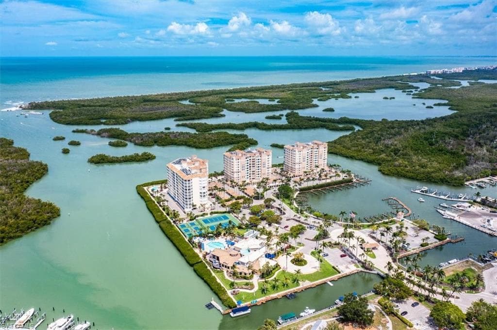425 Dockside DR # 1, NAPLES FL 34110-4