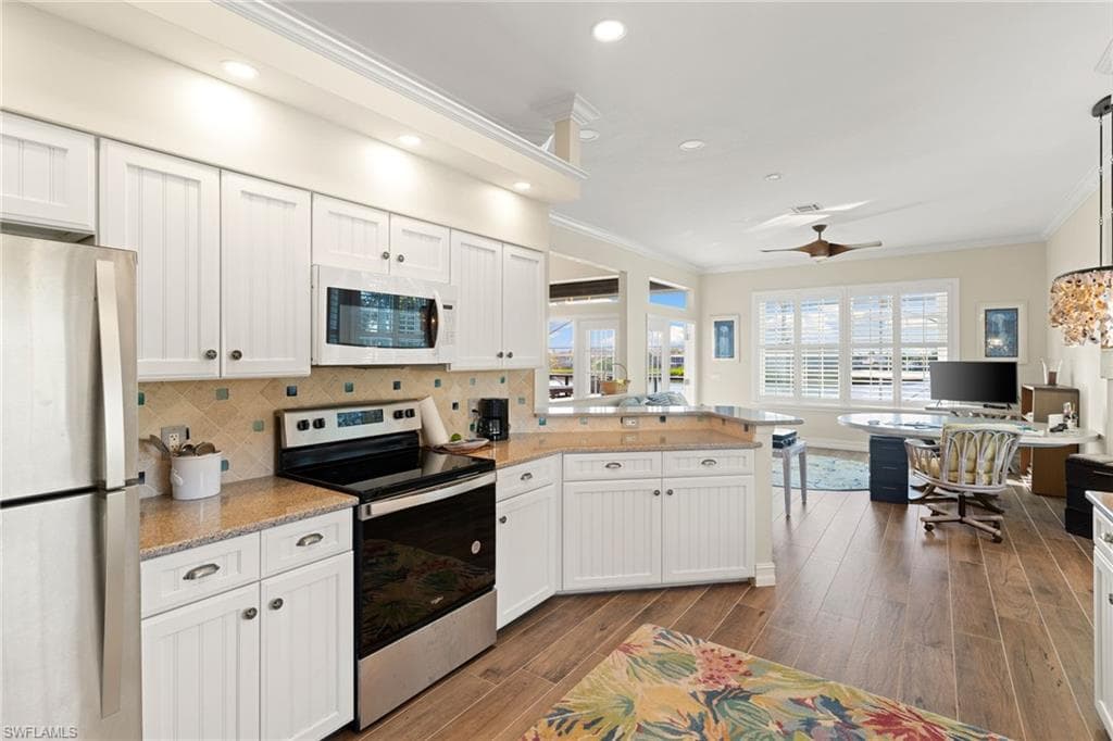 418 Panay AVE, NAPLES FL 34113-14